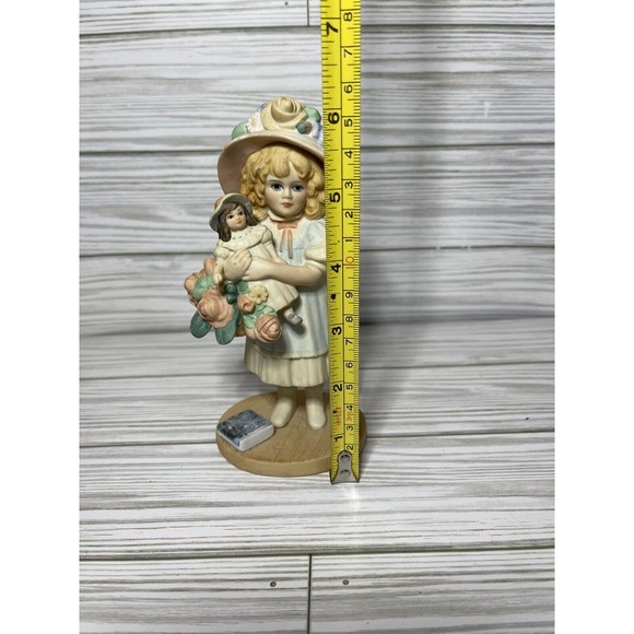 Jan Hagara Collectible Figurine Mattie 3516 1989 Figurine Numbered - Picture 8 of 9